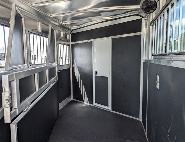 2023 Shadow 3 Horse Slant 10'6 Living Quarters with Slide  - 22786741 - 9