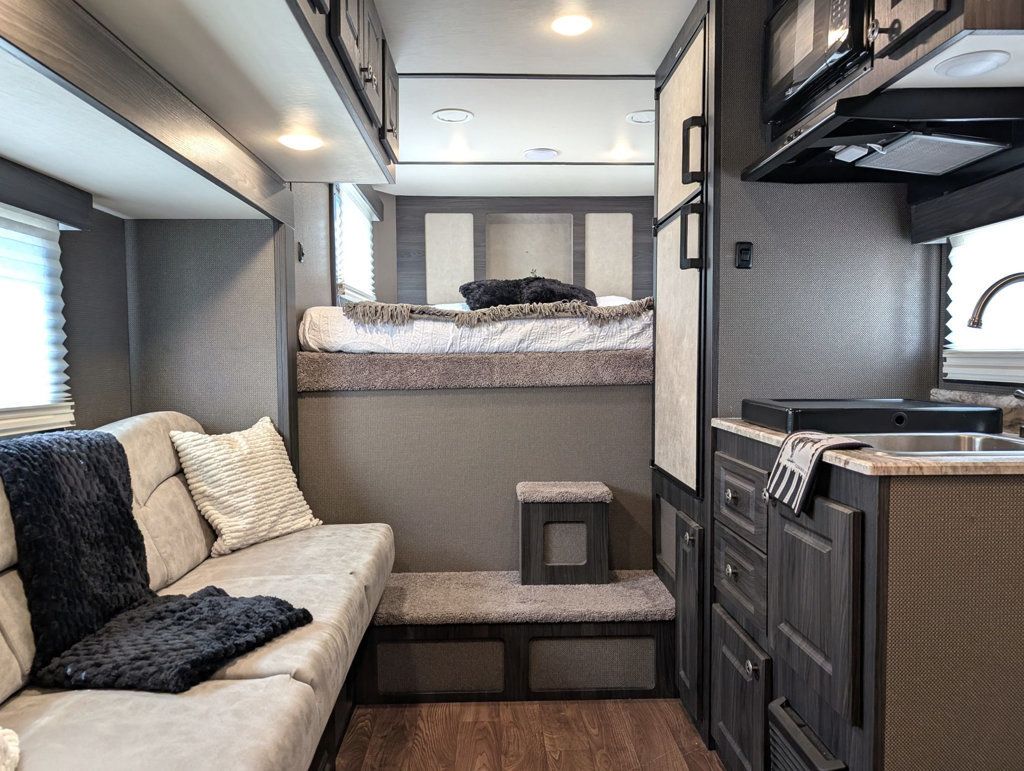 2023 Shadow 3 Horse Slant 10'6 Living Quarters with Slide  - 22786741 - 10