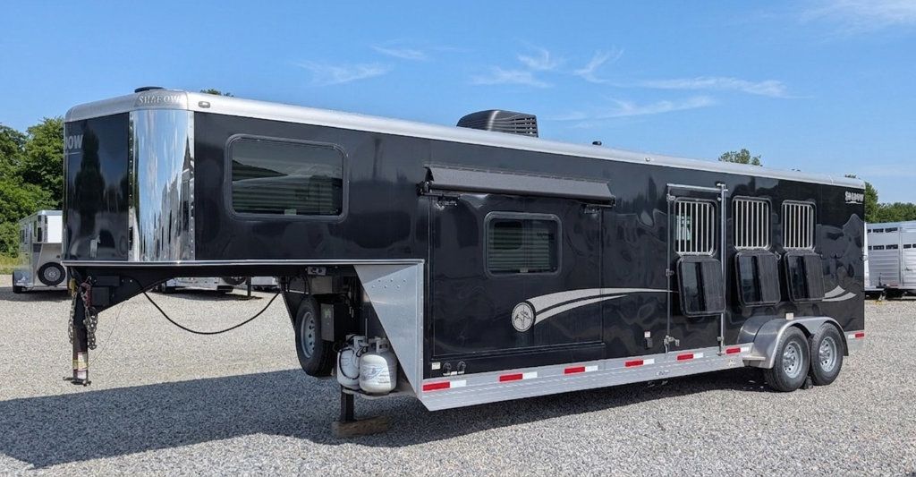 2023 Shadow 3 Horse Slant 10'6 Living Quarters with Slide  - 22786741 - 1