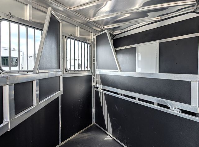 2023 Shadow 3 Horse Slant 10'6 Living Quarters with Slide  - 22786741 - 7