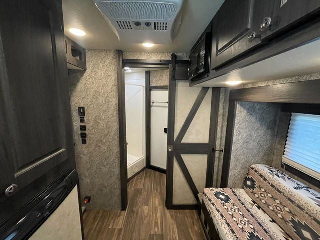 2023 Shadow 3 Horse Slant 7'6 Living Quarters w/ Slide  - 22996800 - 11