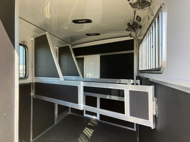 2023 Shadow 3 Horse Slant 7'6 Living Quarters w/ Slide  - 22996800 - 5