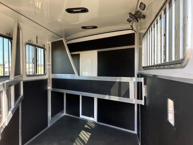 2023 Shadow 3 Horse Slant 7'6 Living Quarters w/ Slide  - 22996800 - 6