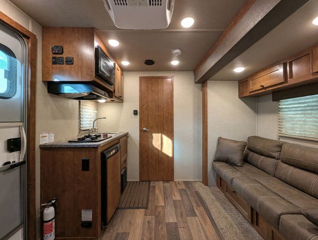 2023 SMC 3 Horse Slant 9' Living Quarters w/ Slide & Ramp  - 22942132 - 10