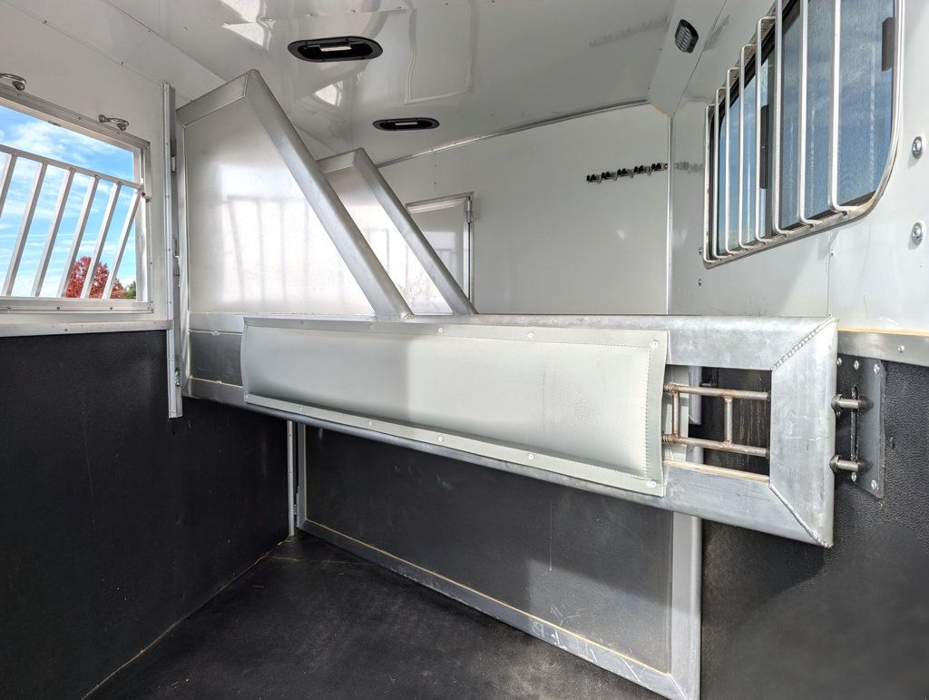 2023 SMC 3 Horse Slant 9' Living Quarters w/ Slide & Ramp  - 22942132 - 5