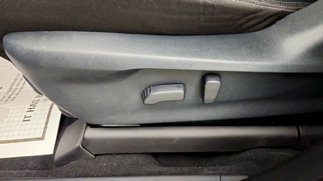 2023 Subaru Ascent Premium 7-Seater w/ Convenience Pkg & Wireless Charger - 23033433 - 10