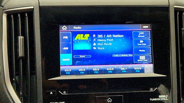 2023 Subaru Crosstrek Premium CVT w/ Power Moonroof & Blind Spot Detection - 22992810 - 17