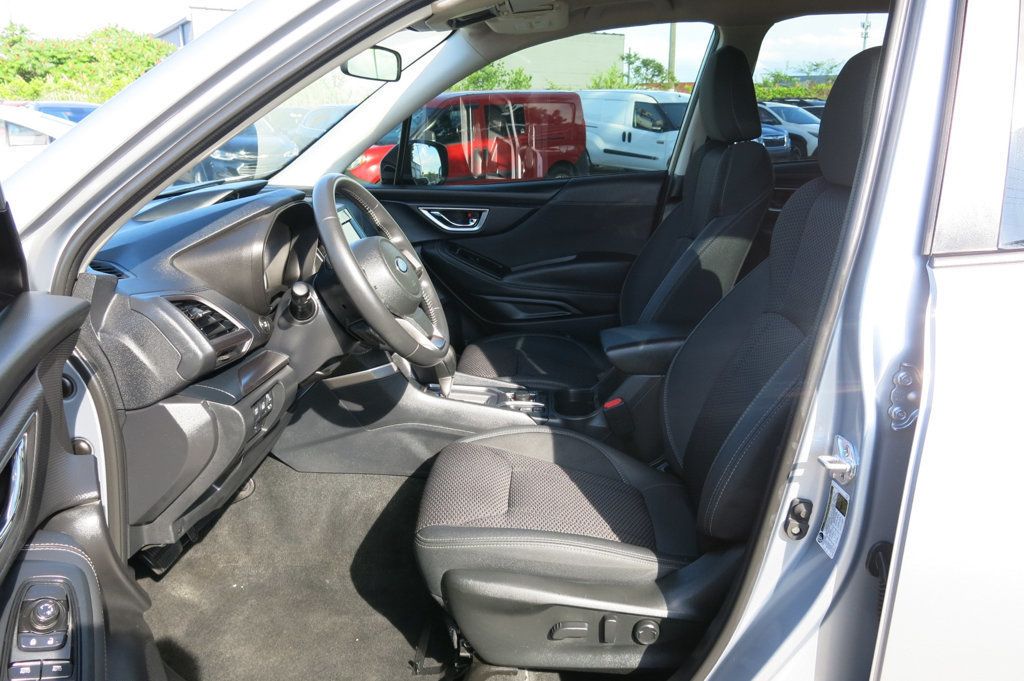 2023 Subaru Forester Premium photo 13