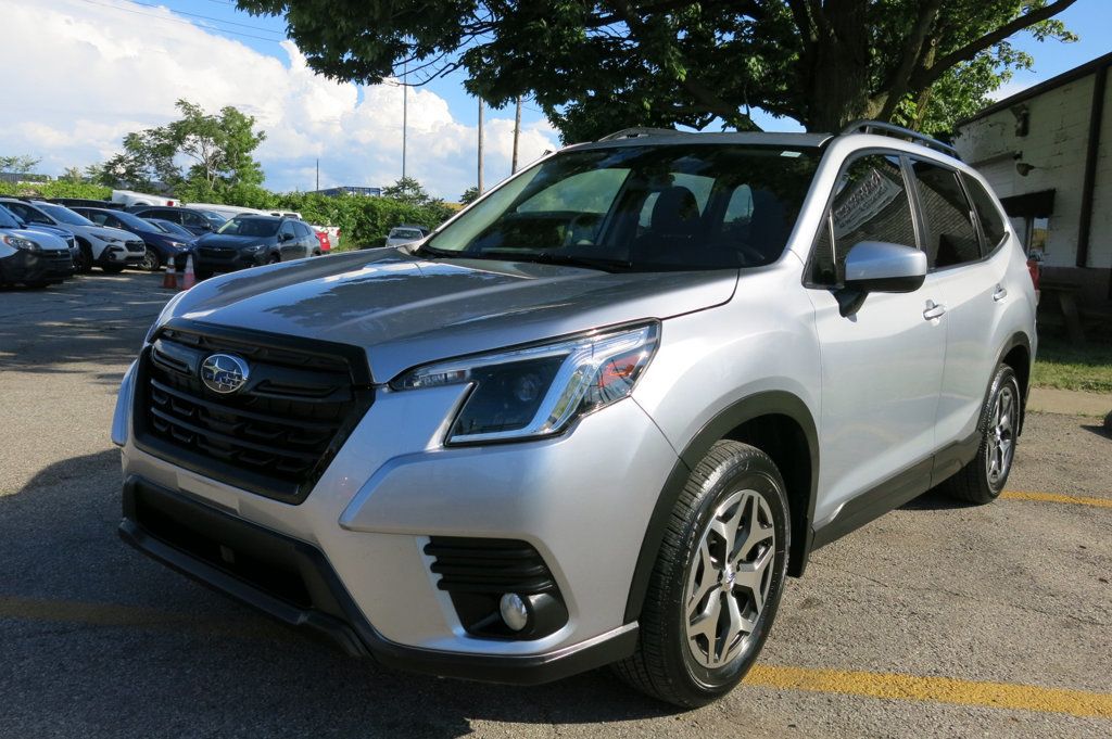 2023 Subaru Forester Premium photo 2