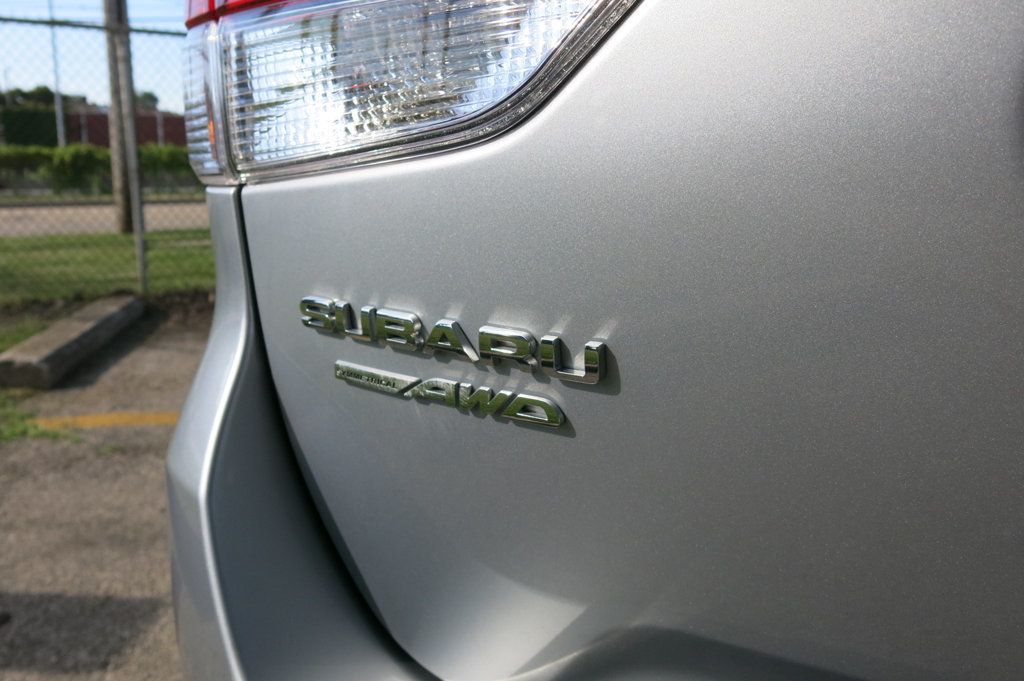 2023 Subaru Forester Premium photo 9