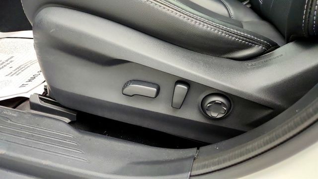 2023 Subaru Legacy Limited CVT with Moonroof, Nav, Heated SW & DriverFocus Package - 22991463 - 11