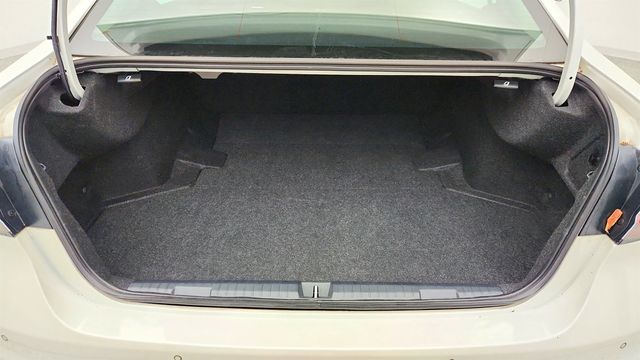 2023 Subaru Legacy Limited CVT with Moonroof, Nav, Heated SW & DriverFocus Package - 22991463 - 21