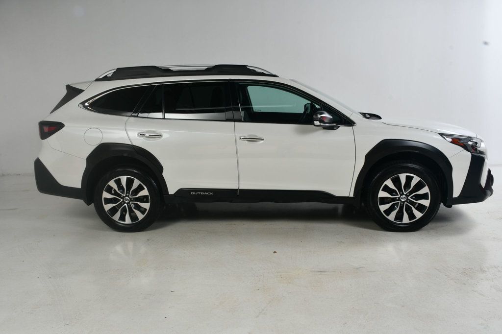 2023 Subaru Outback Touring photo 2