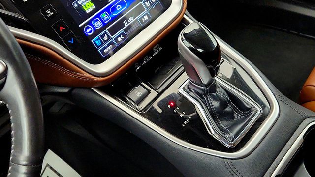 2023 Subaru Outback Touring CVT w/ Wireless Charger - 23030482 - 16