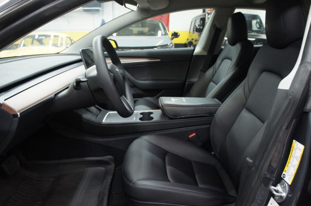 2023 Tesla Model 3 photo 21