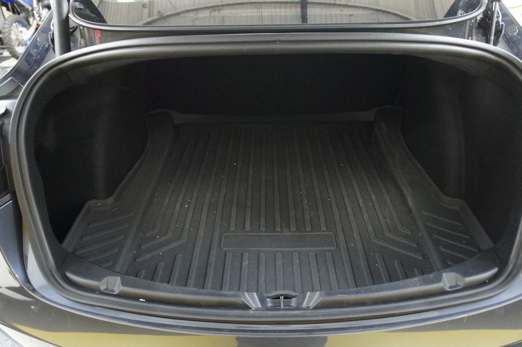 2023 Tesla Model 3 photo 25
