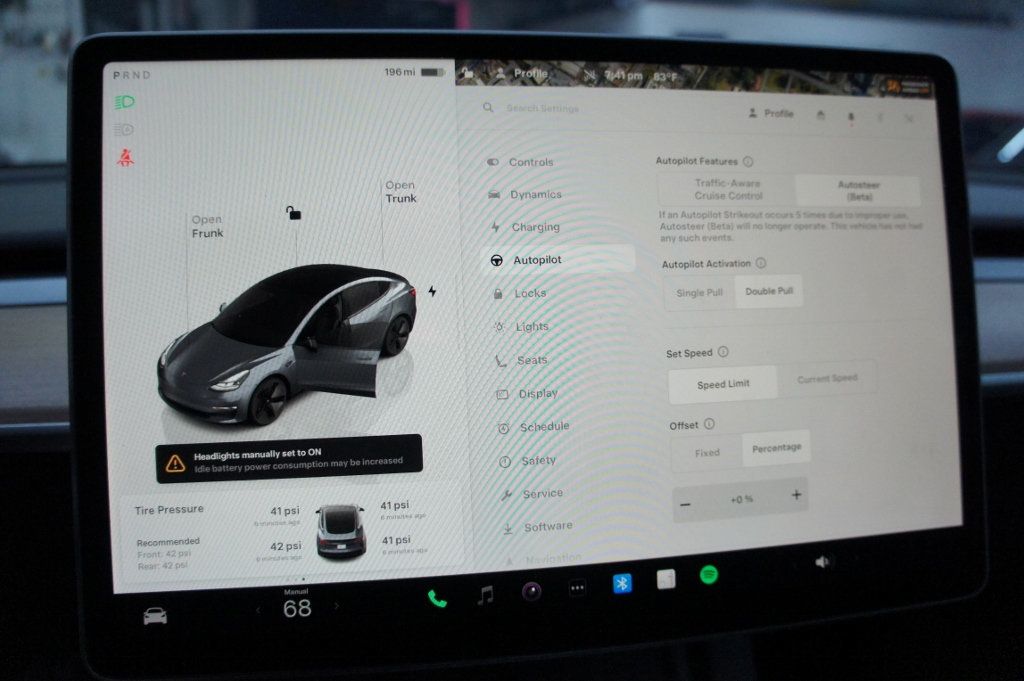 2023 Tesla Model 3 photo 32