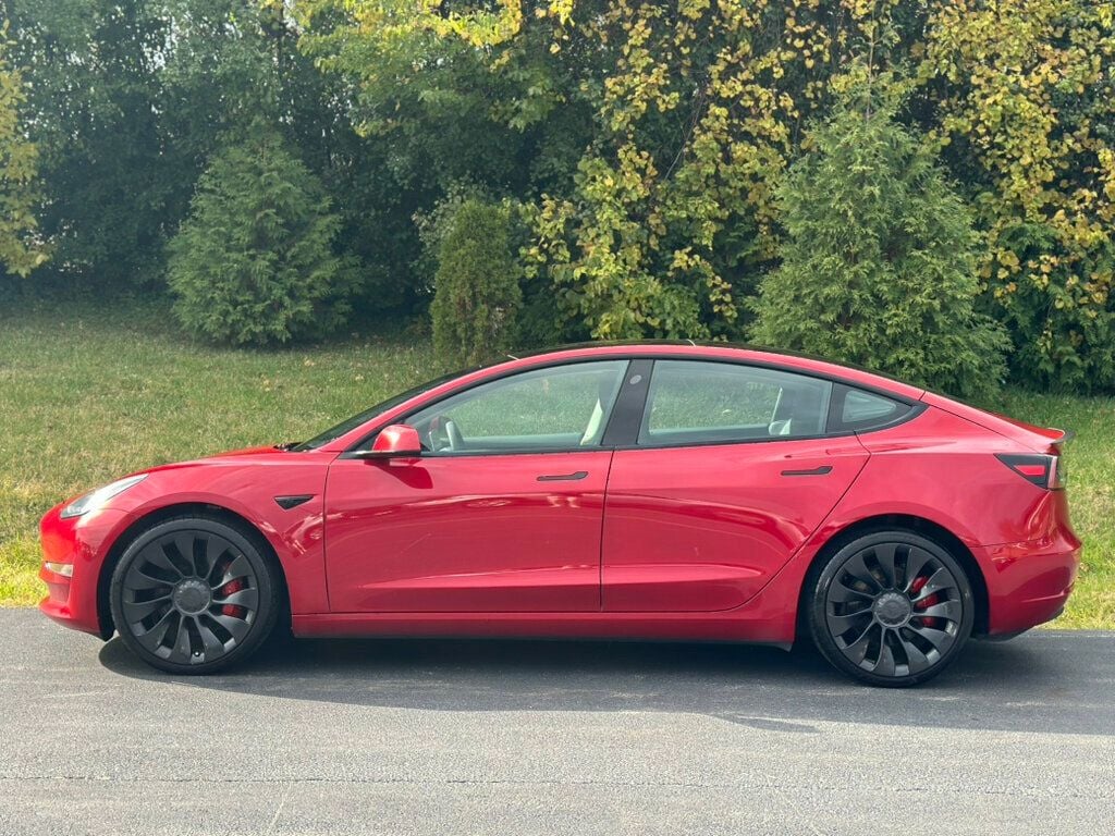 2023 Tesla Model 3 Performance photo 4