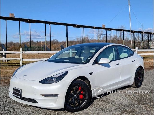 2023 Tesla Model 3 Performance's photo