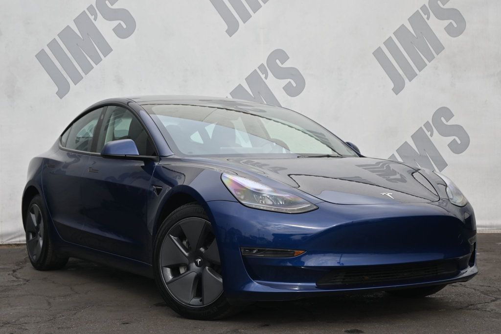 2023 Tesla Model 3 photo 3