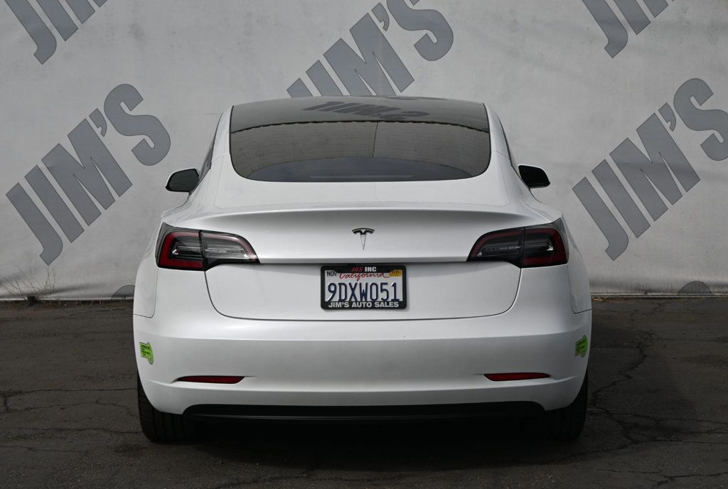 2023 Tesla Model 3 photo 3