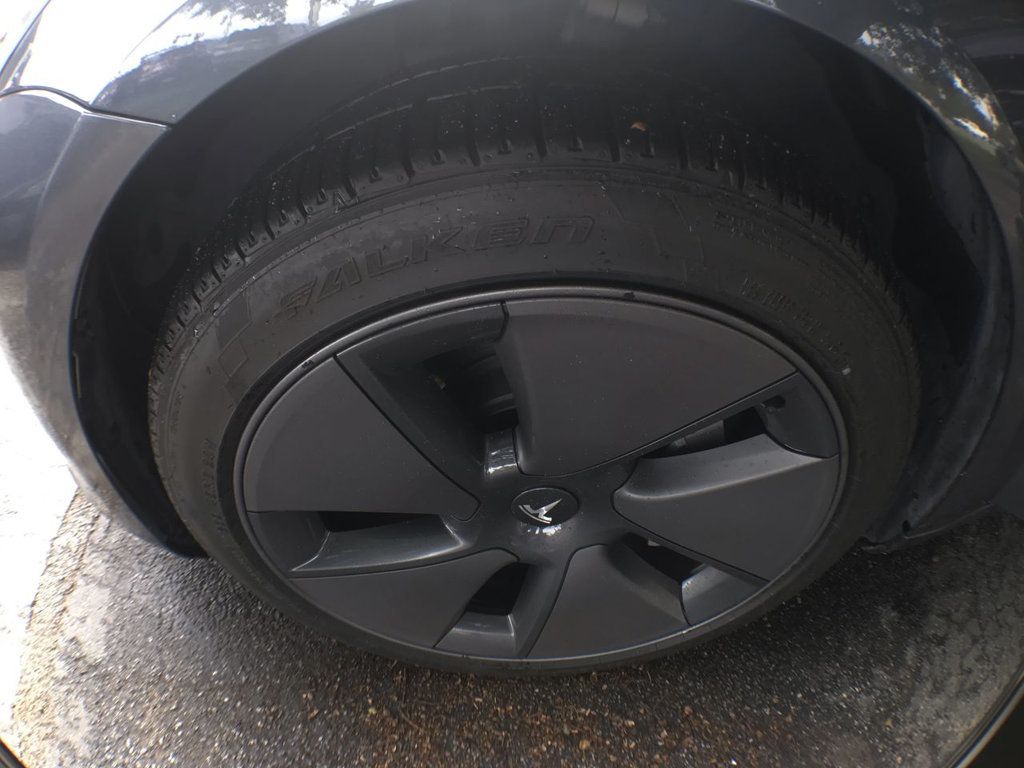 2023 Tesla Model 3 photo 10
