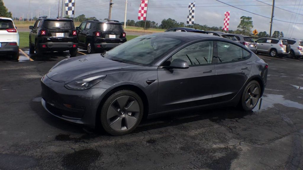 2023 Tesla Model 3 photo 4