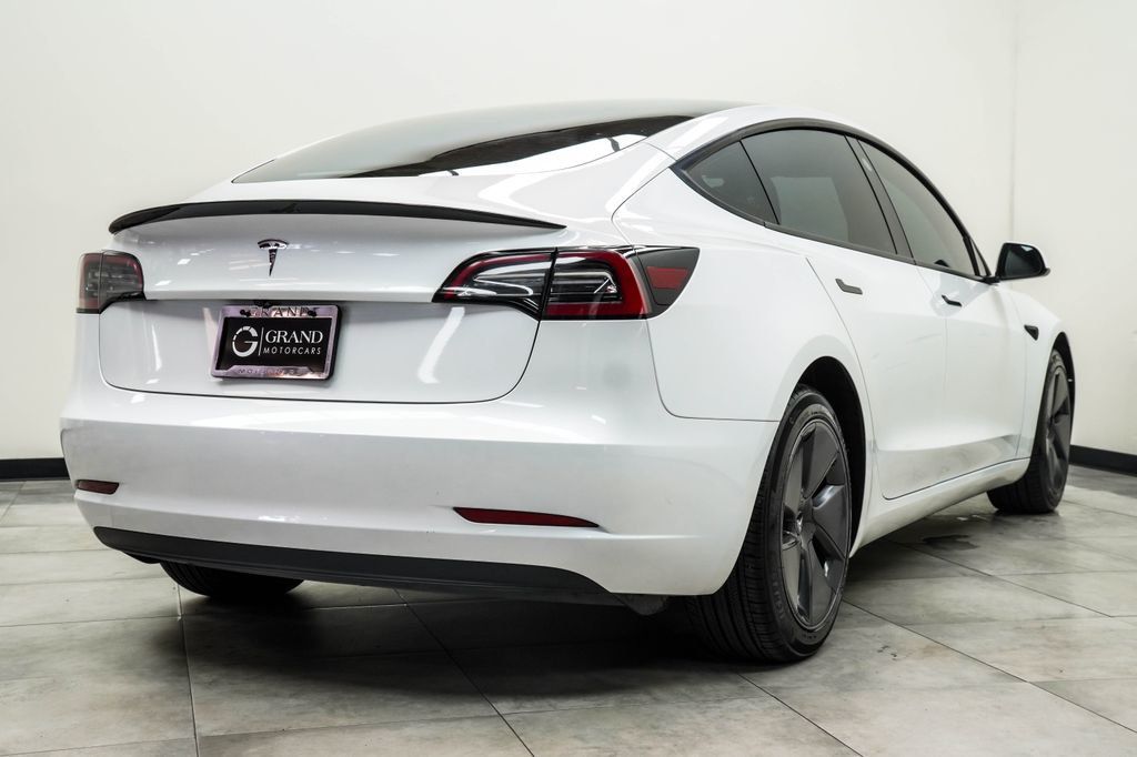 Tesla Model 3 RWD photo 12