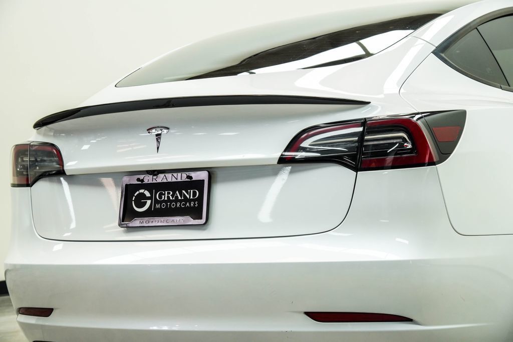 Tesla Model 3 RWD photo 13