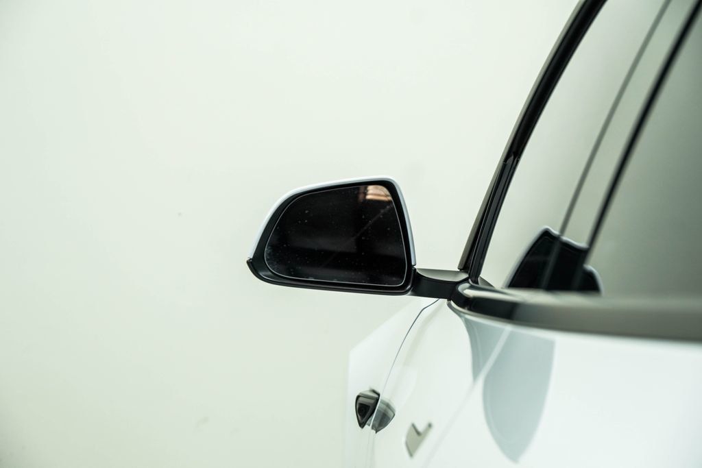 Tesla Model 3 RWD photo 14