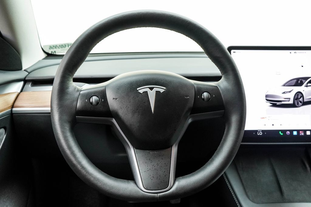 Tesla Model 3 RWD photo 17