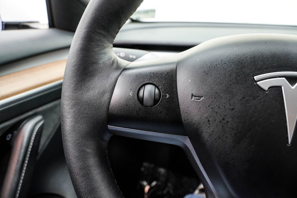 Tesla Model 3 RWD photo 27