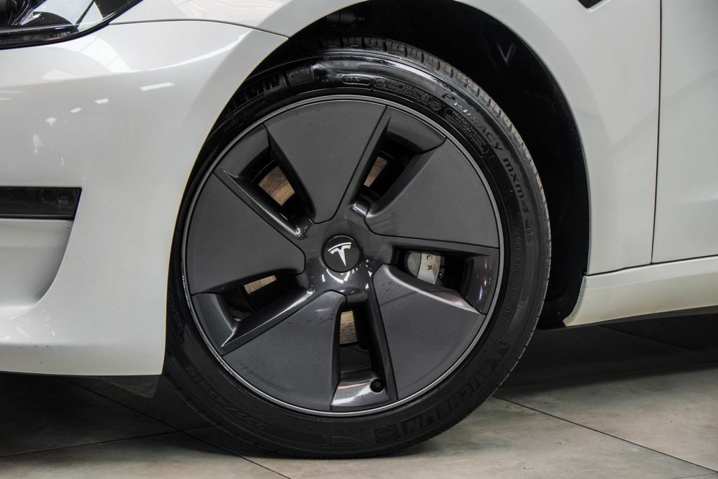 Tesla Model 3 RWD photo 4
