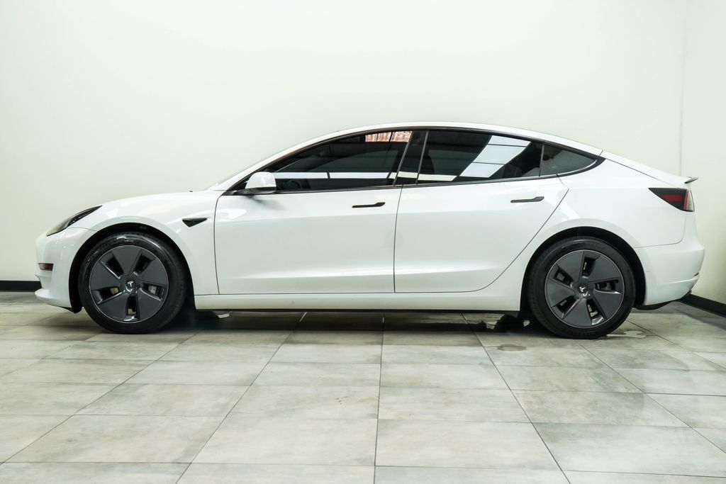 Tesla Model 3 RWD photo 9