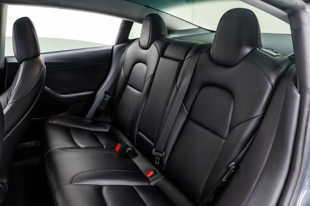 Tesla Model 3 RWD photo 18