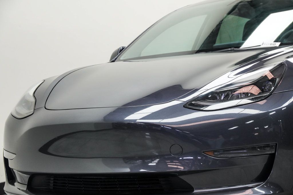 Tesla Model 3 RWD photo 2