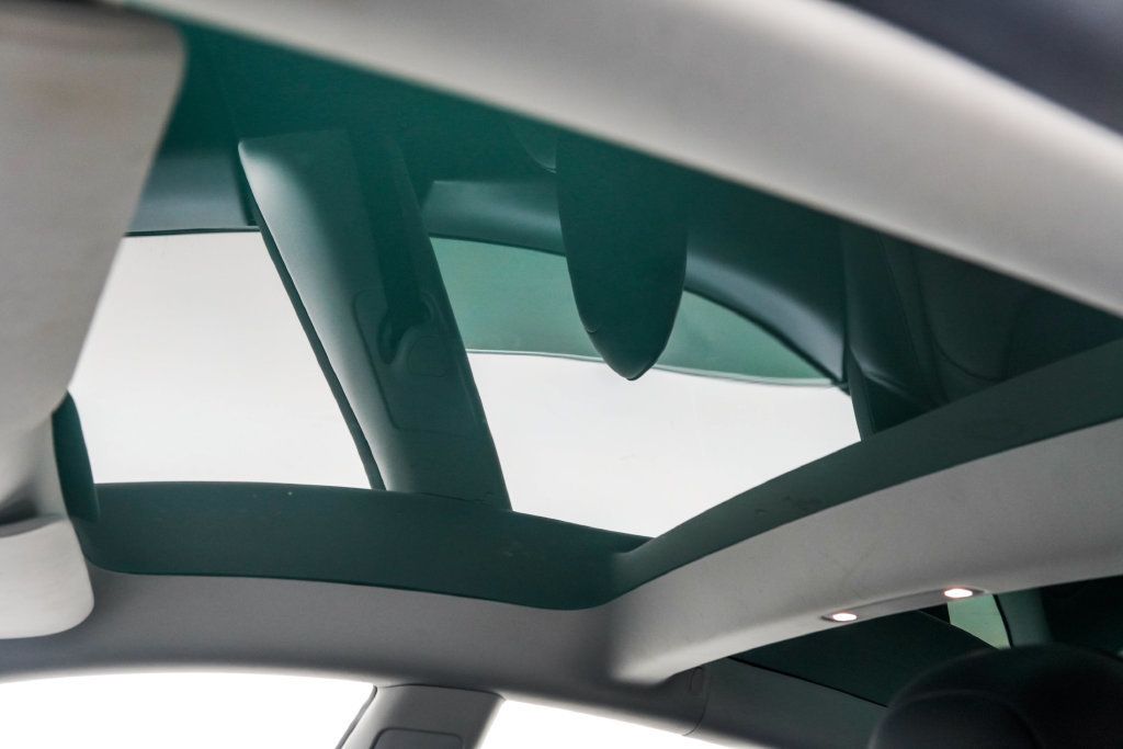 Tesla Model 3 RWD photo 20