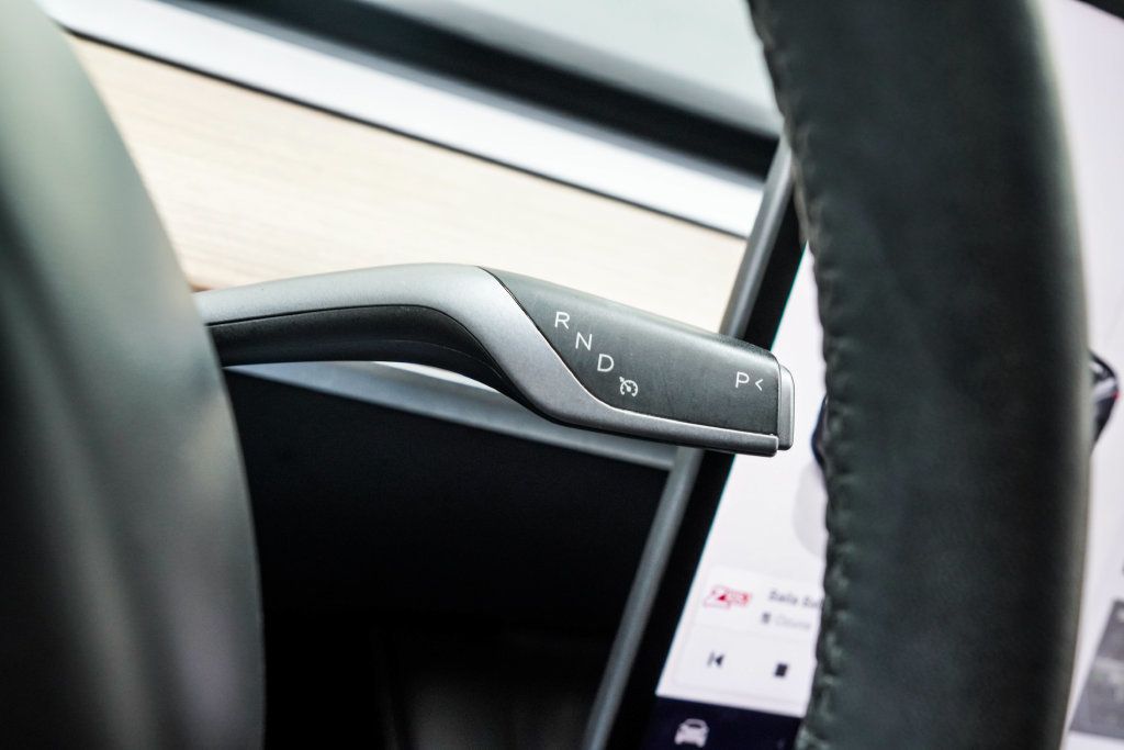Tesla Model 3 RWD photo 36