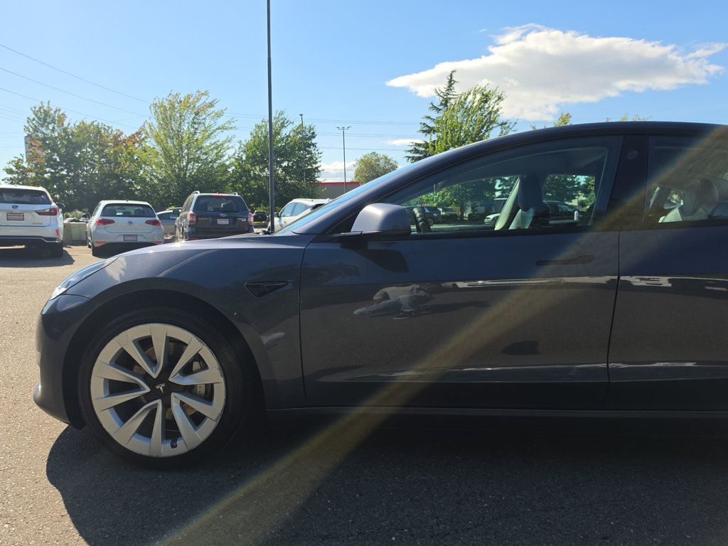 Tesla Model 3 photo 22
