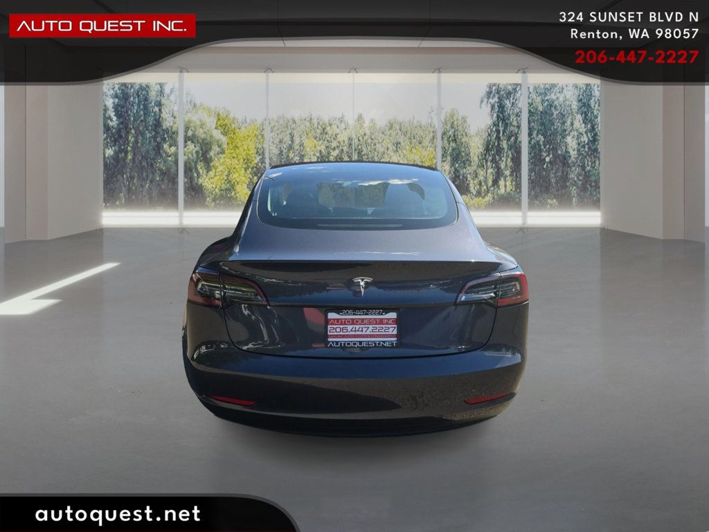 Tesla Model 3 photo 6