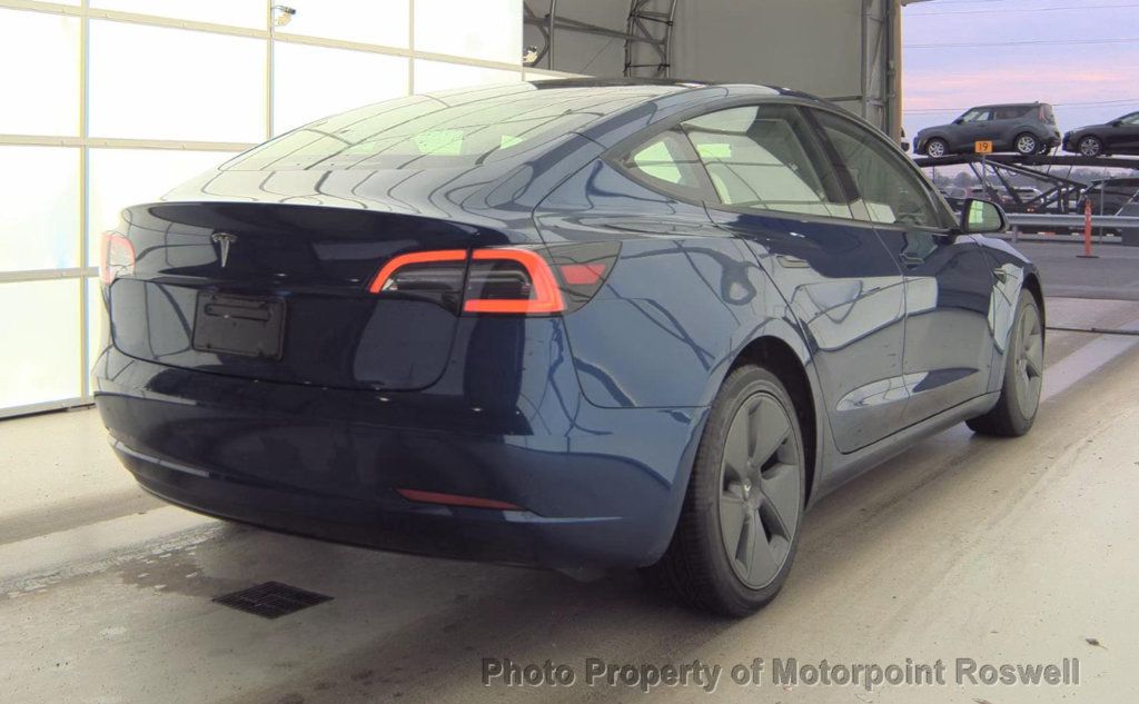 2023 Tesla Model 3 photo 3