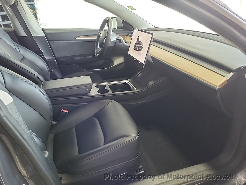 Tesla Model 3 photo 2