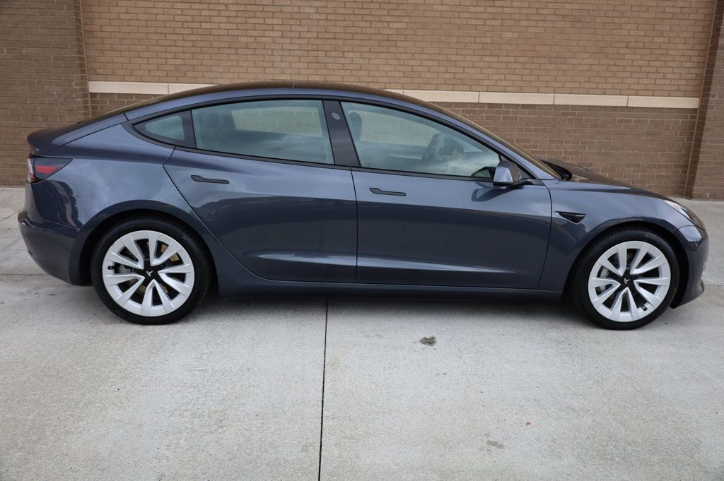 2023 Tesla Model 3 photo 3