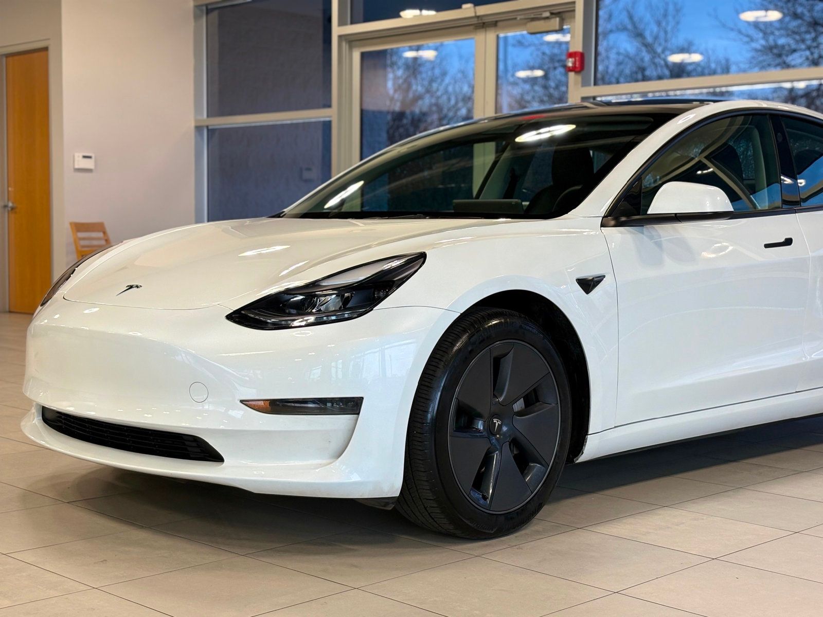 2023 Tesla Model 3 photo 3