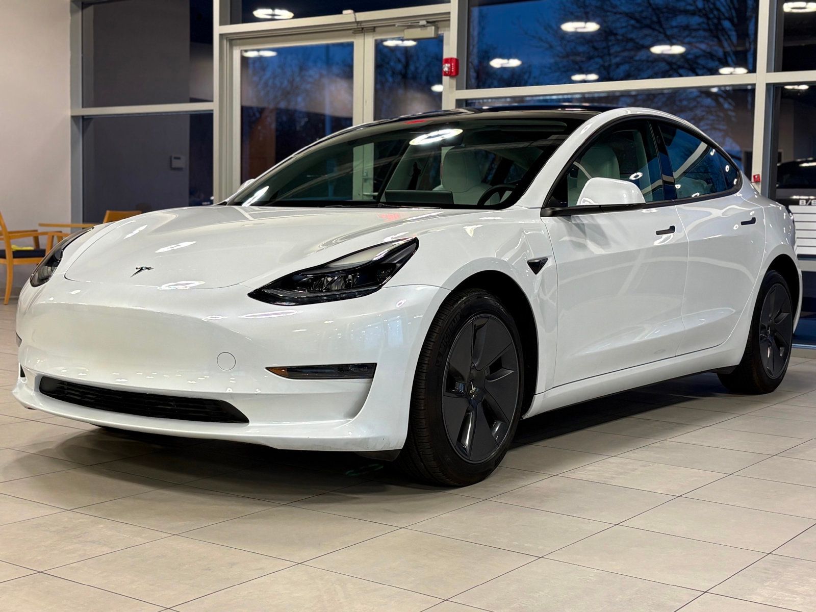 2023 Tesla Model 3 photo 4