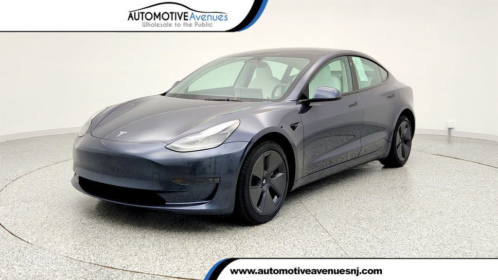 2023 Tesla Model 3 RWD with White & Black Partial Premium Interior - 22972636 | Video 1