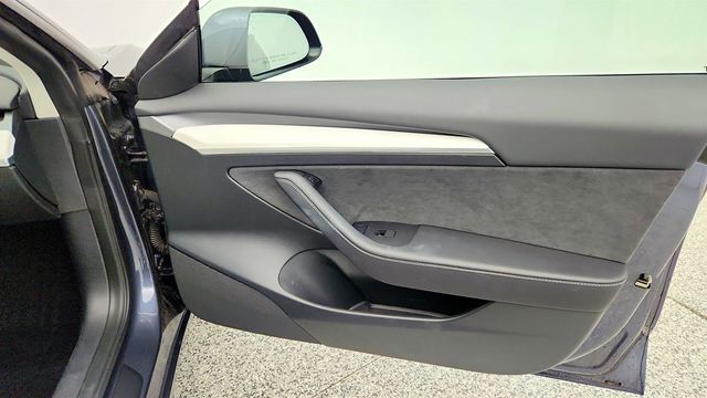 2023 Tesla Model 3 RWD with White & Black Partial Premium Interior - 22972636 - 28