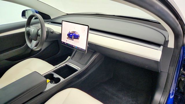 2023 Tesla Model 3 RWD with White & Black Partial Premium Interior - 23014730 - 28