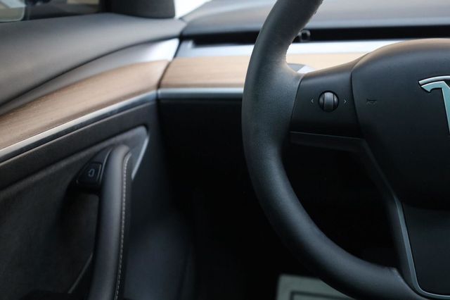 2023 Tesla Model 3 Standard Range Plus - 23055972 - 28