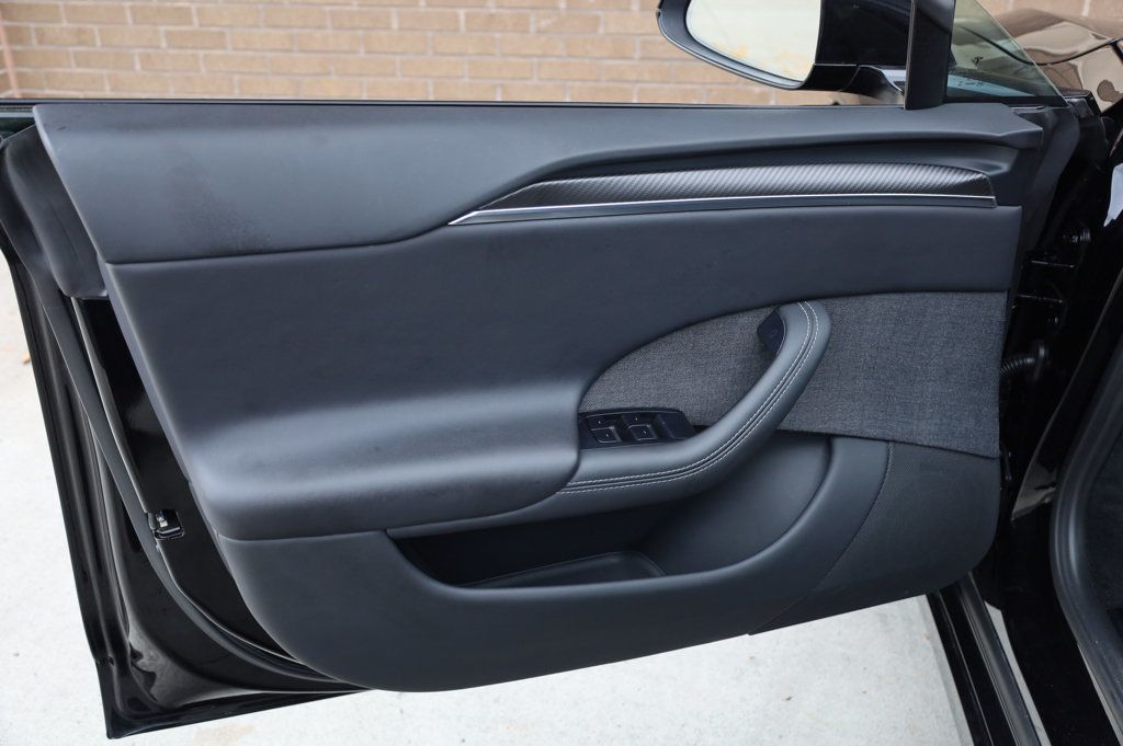 2023 Tesla Model S Plaid AWD photo 13